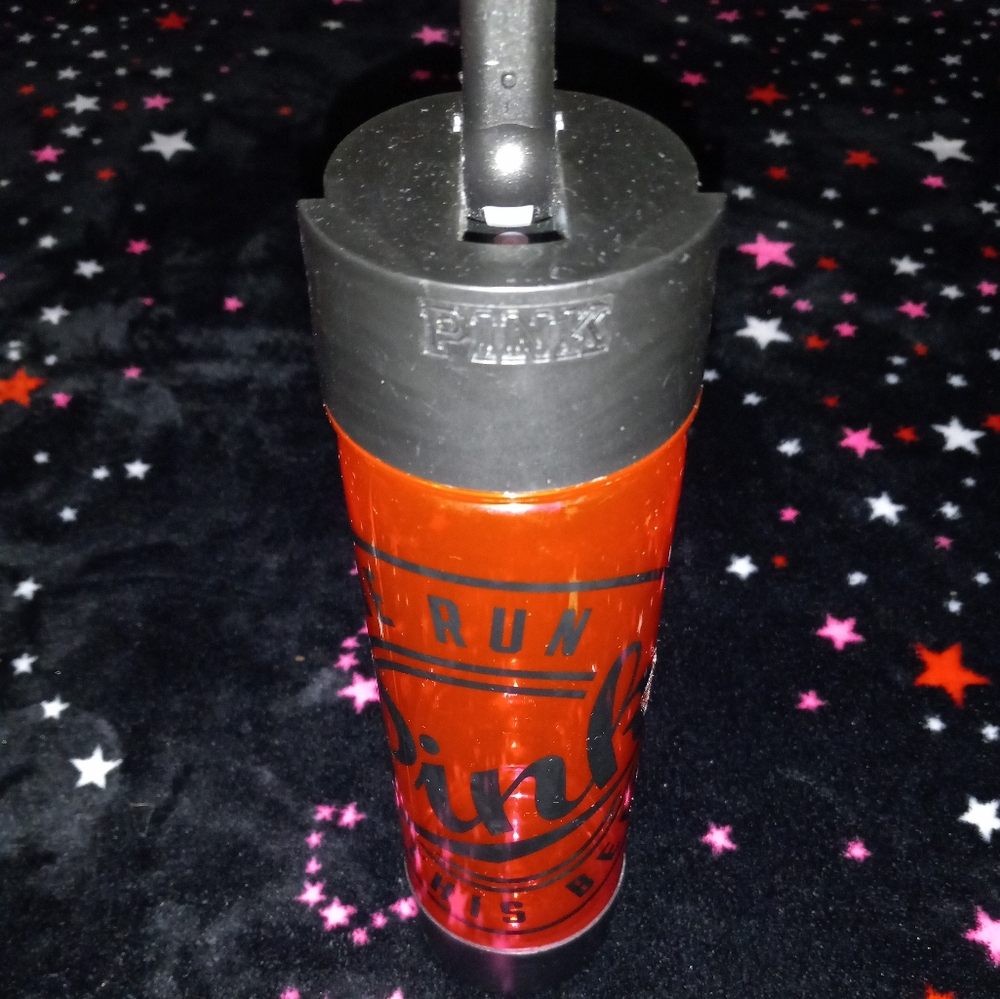 GUC VS PINK WATER BOTTLE